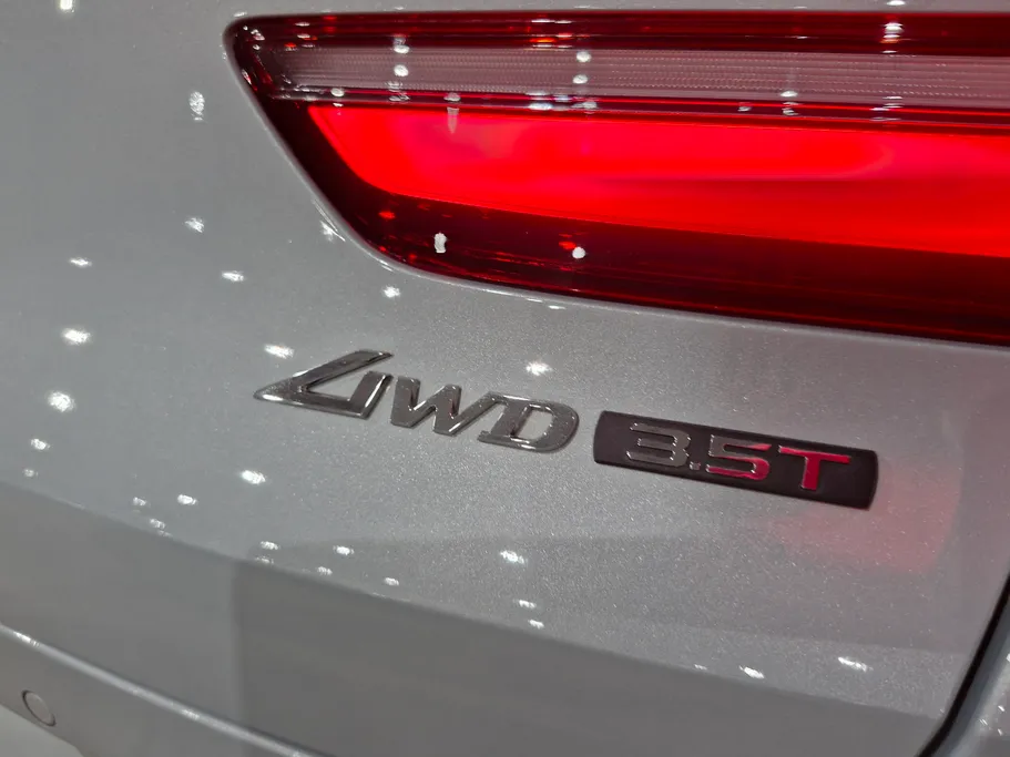 2025 Genesis GV80 Prestige 