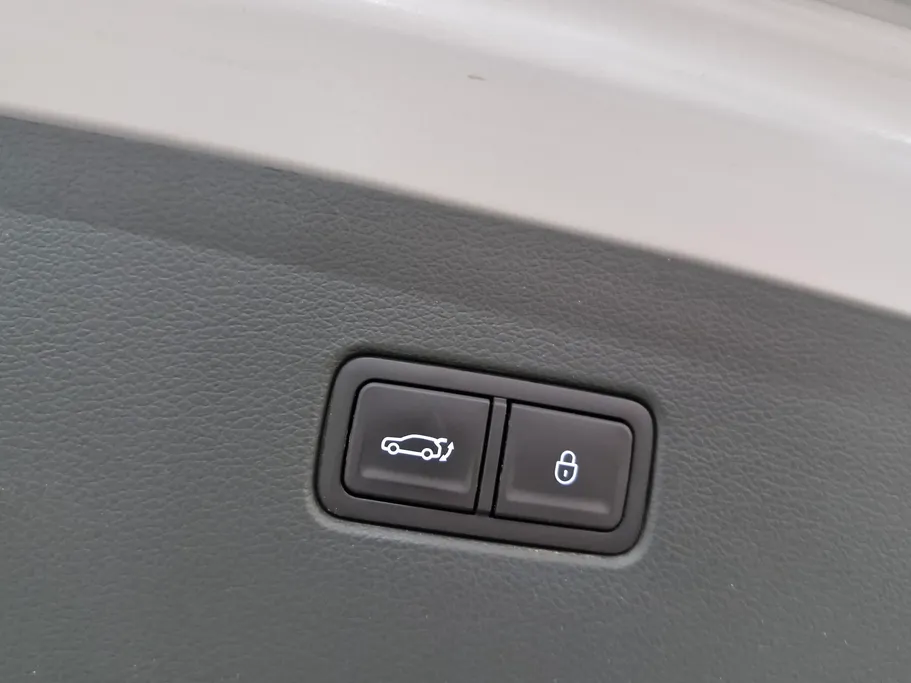 2025 Genesis GV80 Prestige 