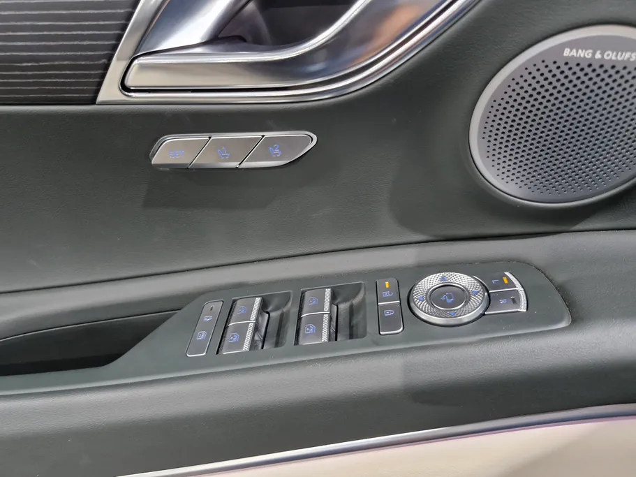 2025 Genesis GV80 Prestige 