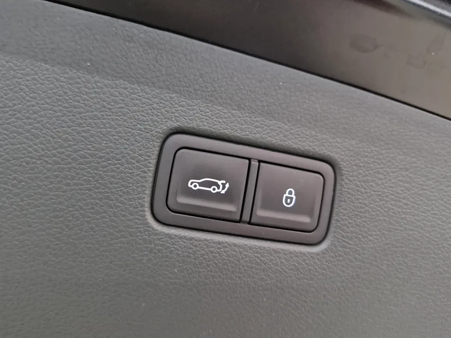 2025 Genesis GV80 Prestige 