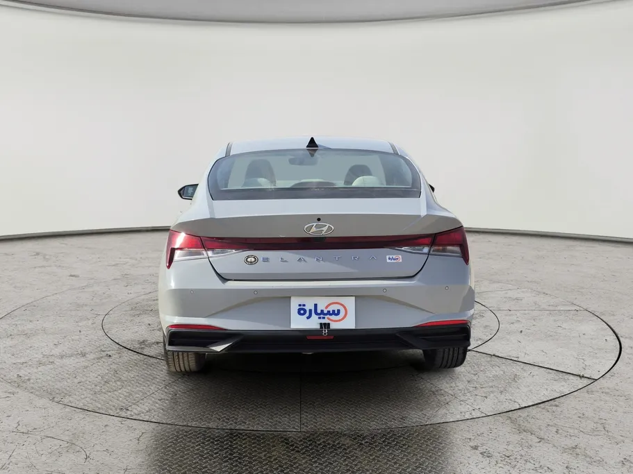 2023 Hyundai Elantra Smart 