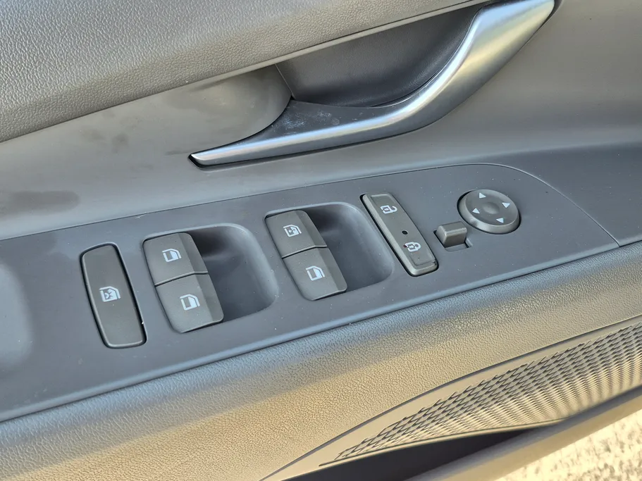 2023 Hyundai Elantra Smart 