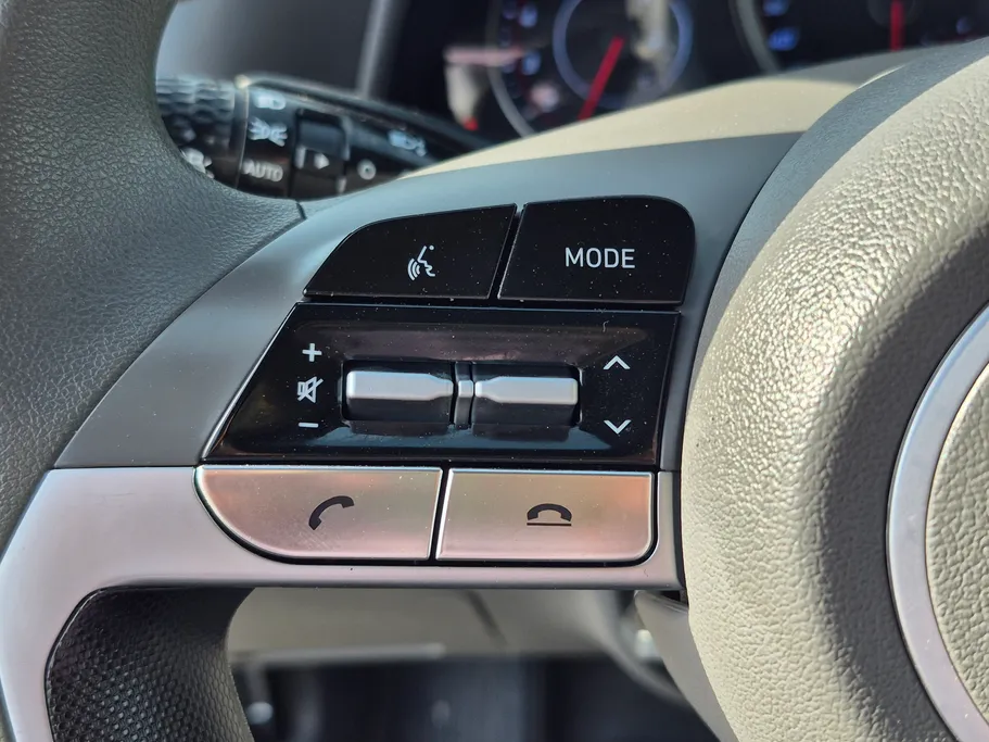 2023 Hyundai Elantra Smart 