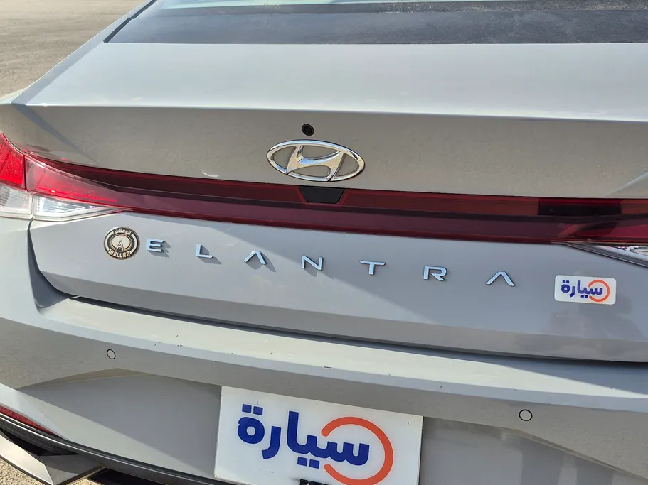 2023 Hyundai Elantra Smart 