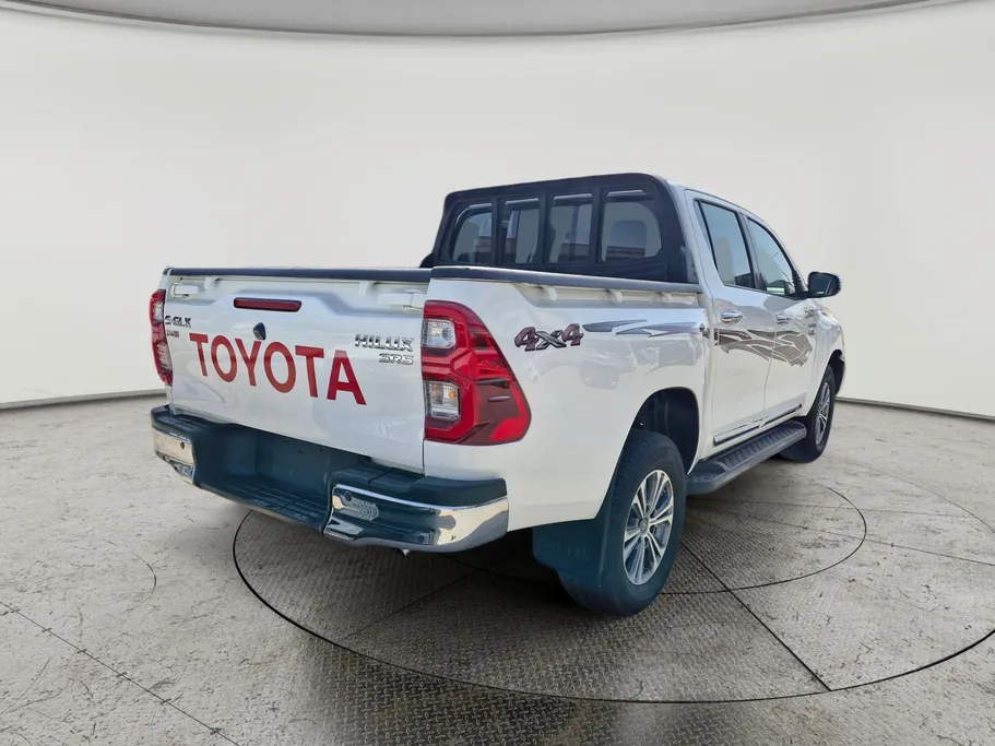 تويوتا هايلكس GLX 4X4 2.4L MT DSL 2023 