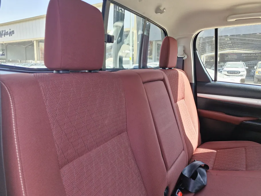 تويوتا هايلكس GLX 4X4 2.4L MT DSL 2023 