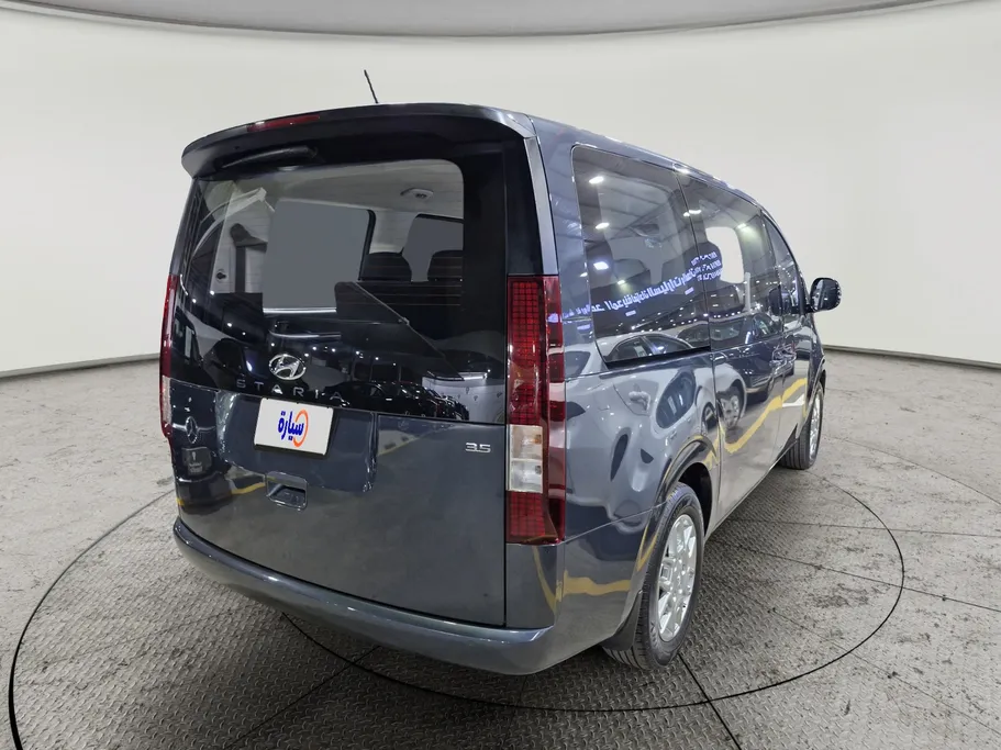 2024 Hyundai Staria Smart 9 ST 