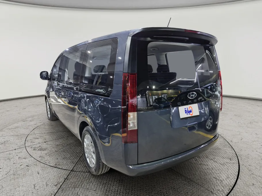 2024 Hyundai Staria Smart 9 ST 
