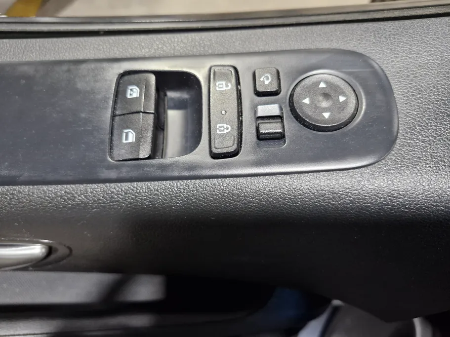 2024 Hyundai Staria Smart 9 ST 
