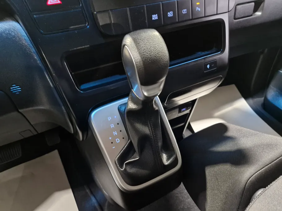 2024 Hyundai Staria Smart 9 ST 