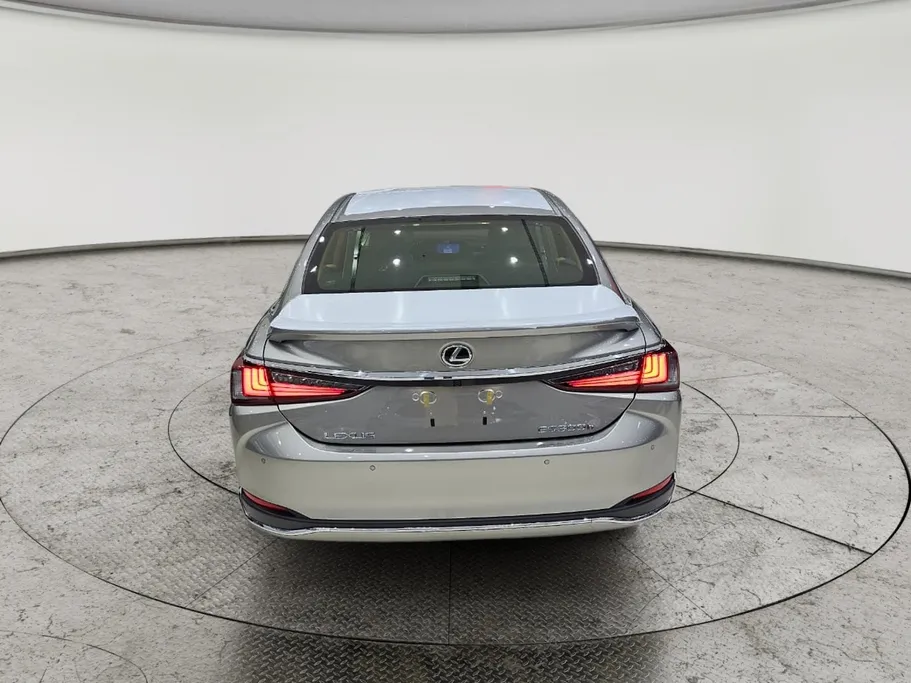 لكزس ES 300 AH Hybrid  2025 