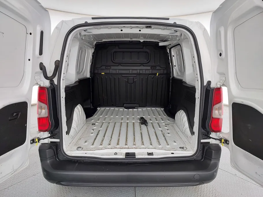 2023 Peugeot Partner Short van 