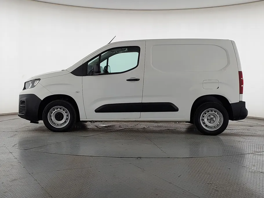 2023 Peugeot Partner Short van 