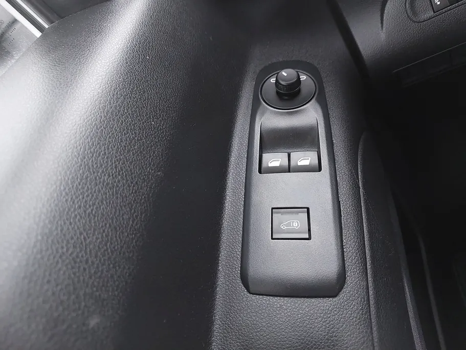 2023 Peugeot Partner Short van 
