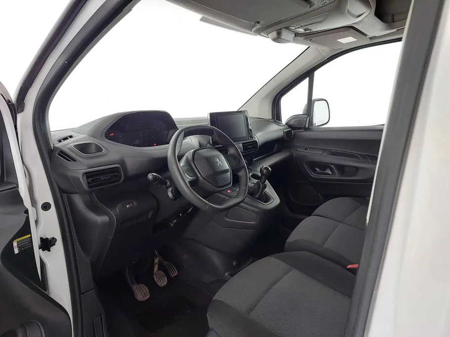 2023 Peugeot Partner Short van 