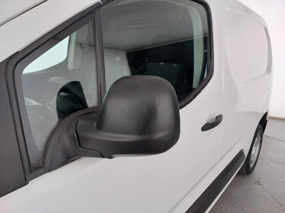 2023 Peugeot Partner Short van 