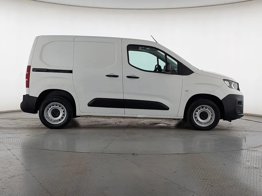 2023 Peugeot Partner Short van 