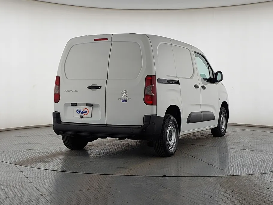 2023 Peugeot Partner Short van 