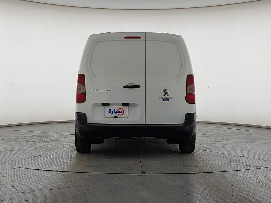 2023 Peugeot Partner Short van 