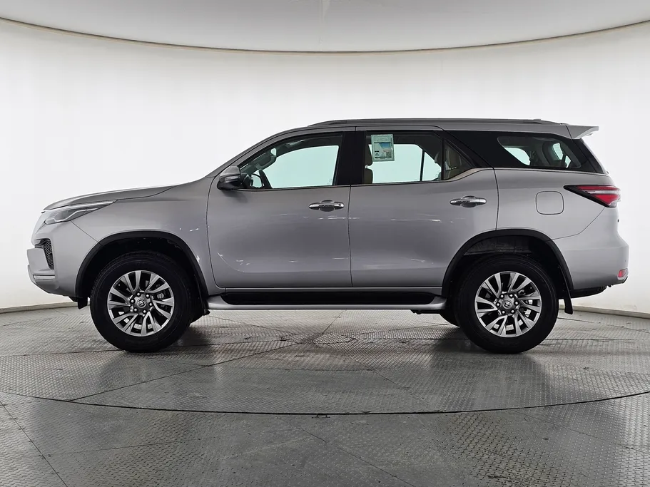 تويوتا فورتشنر SR5 2021 