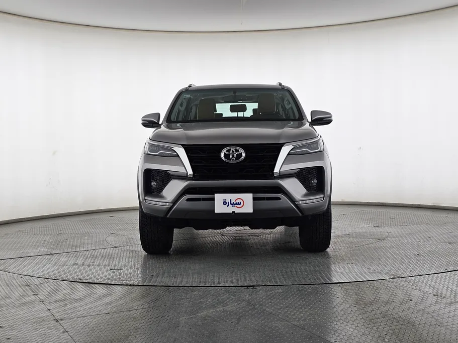 تويوتا فورتشنر SR5 2021 