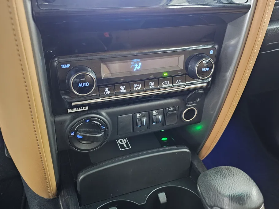 تويوتا فورتشنر SR5 2021 