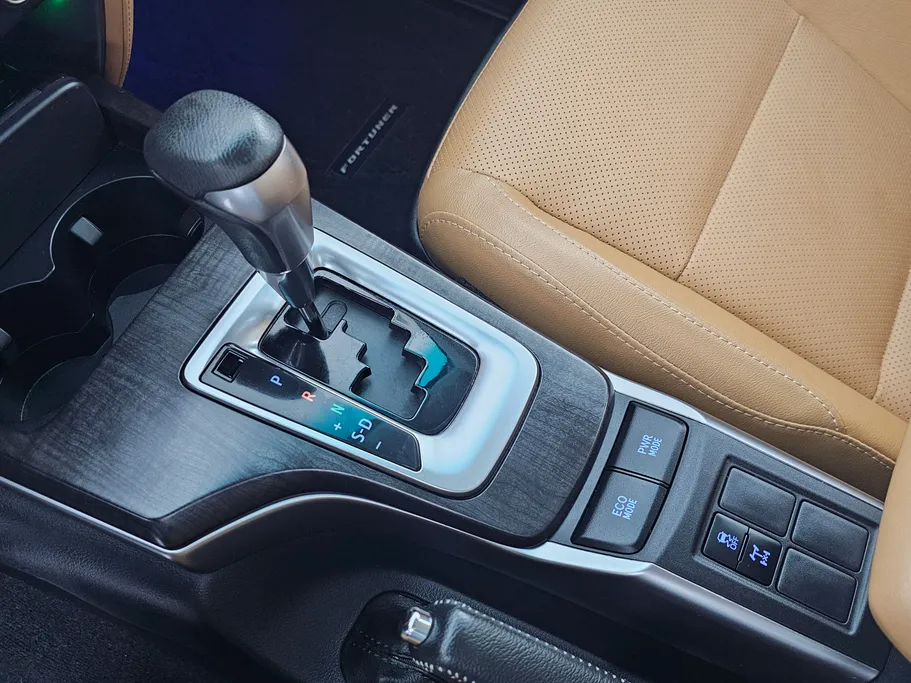 تويوتا فورتشنر SR5 2021 