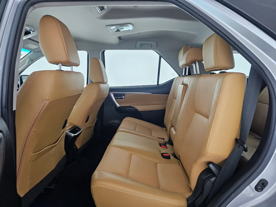 تويوتا فورتشنر SR5 2021 