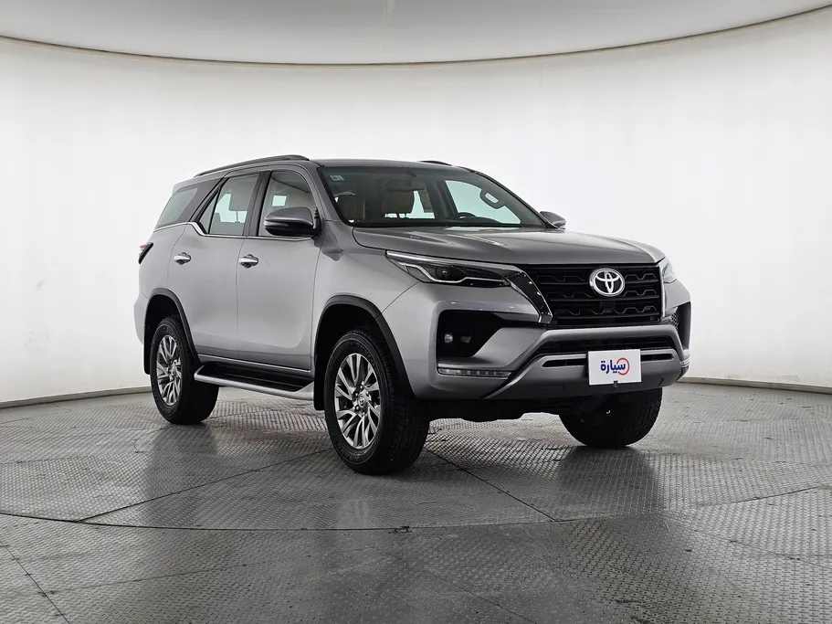 تويوتا فورتشنر SR5 2021 