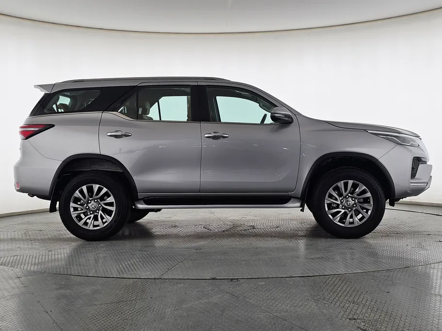 تويوتا فورتشنر SR5 2021 