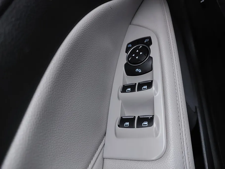2022 Ford Taurus Ambiente 