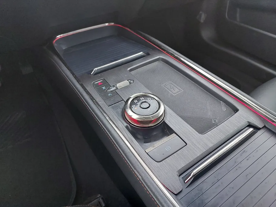 فورد تورس تيتانيوم الإصدار الجديد 2023 