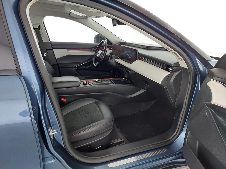 فورد تورس تيتانيوم الإصدار الجديد 2023 