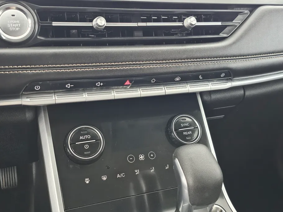 شيري تيجو 8 لاكجري 2022 