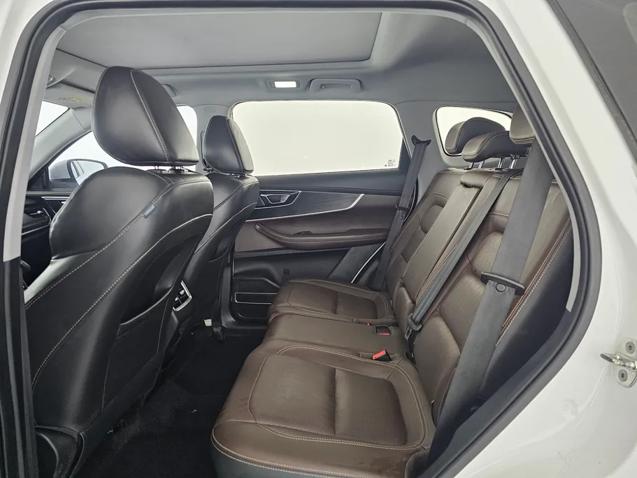 شيري تيجو 8 لاكجري 2022 