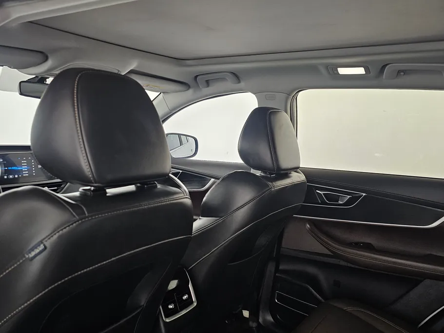 شيري تيجو 8 لاكجري 2022 