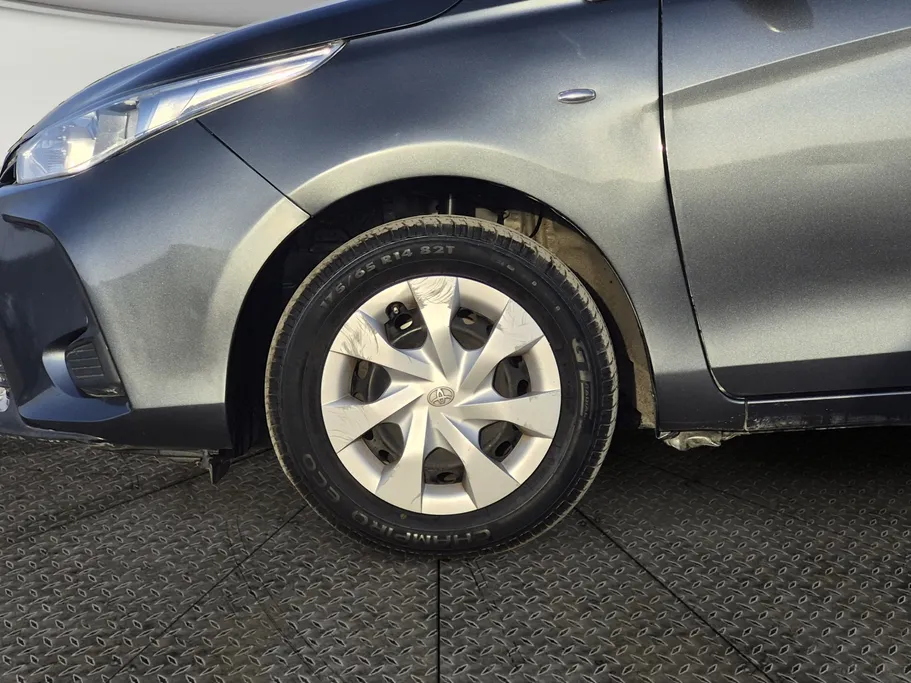 2022 Toyota Yaris  Y 