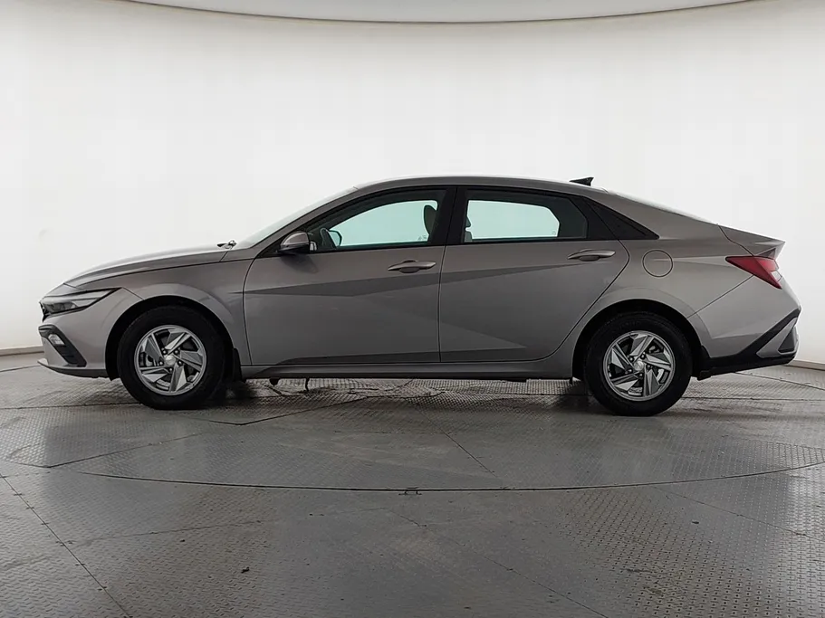 2024 Hyundai Elantra Fleet 