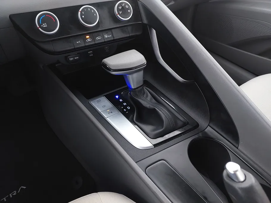 2024 Hyundai Elantra Fleet 