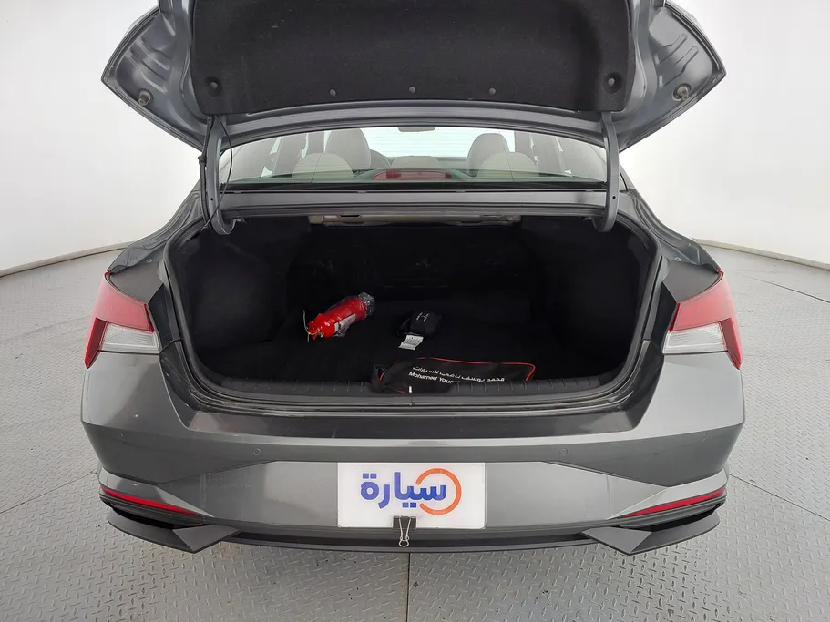 2023 Hyundai Elantra Smart 