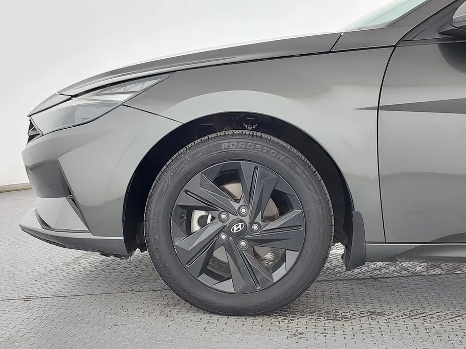 2023 Hyundai Elantra Smart 