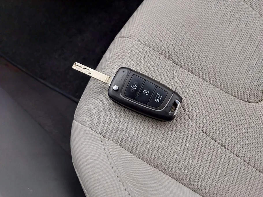 2023 Hyundai Elantra Smart 
