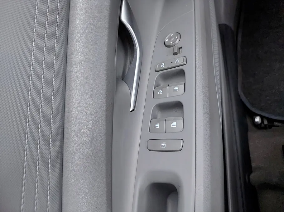 2023 Hyundai Elantra Smart 