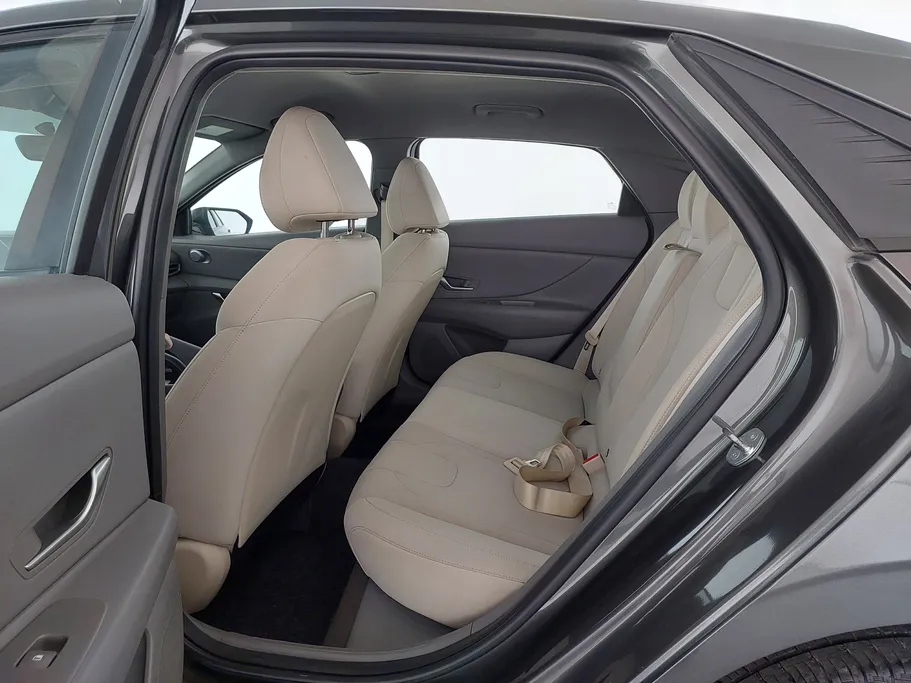 2023 Hyundai Elantra Smart 
