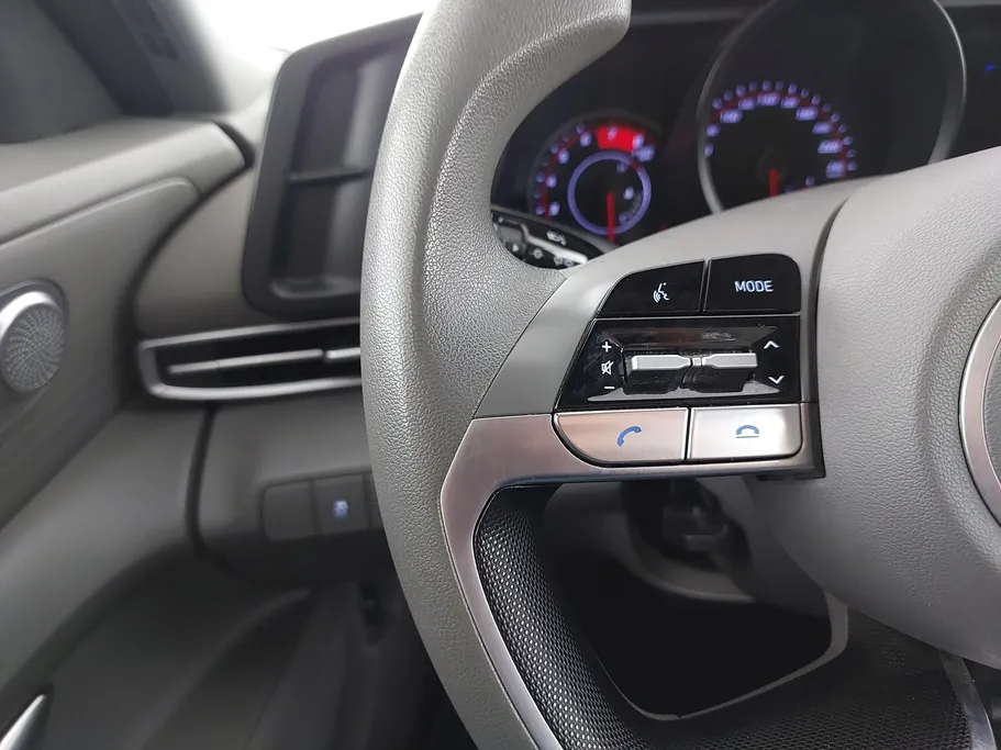 2023 Hyundai Elantra Smart 