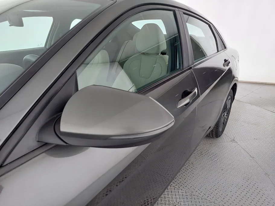 2023 Hyundai Elantra Smart 
