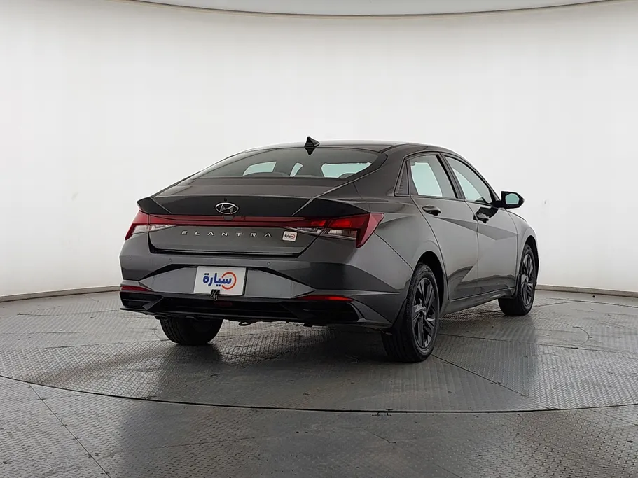 2023 Hyundai Elantra Smart 