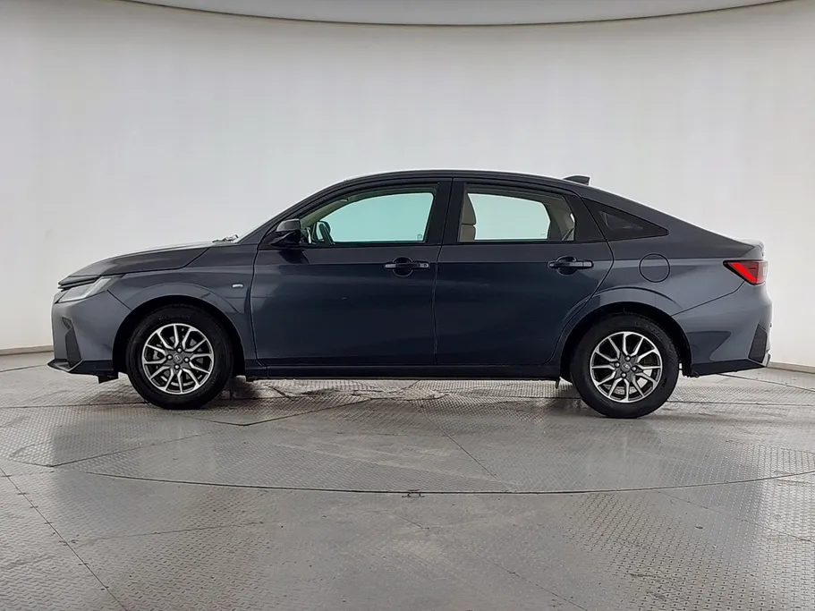 2023 Toyota Yaris  Y 