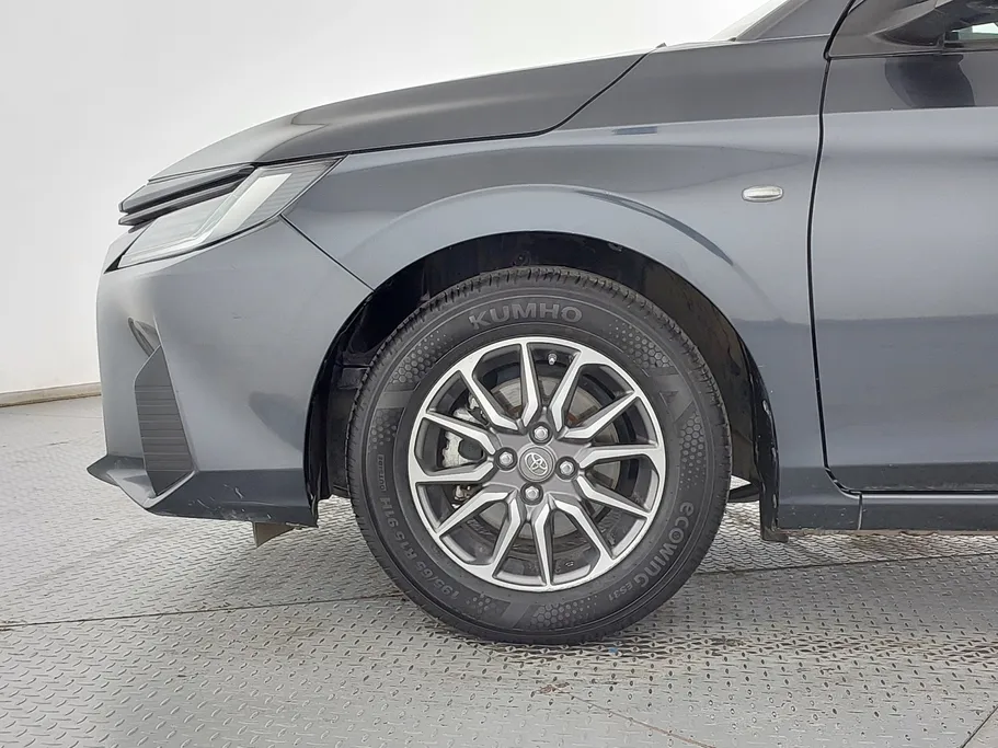 2023 Toyota Yaris  Y 