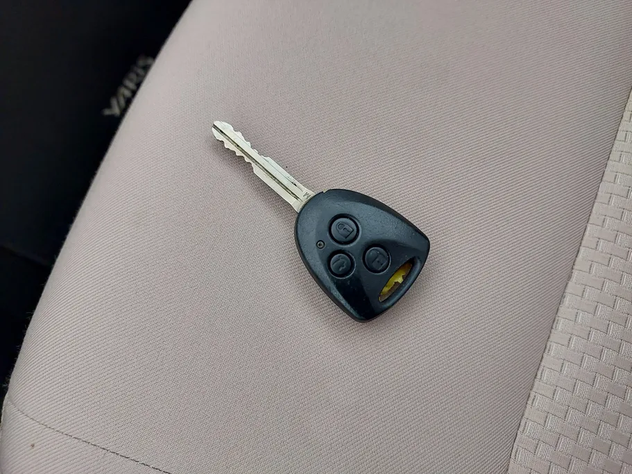 2023 Toyota Yaris  Y 